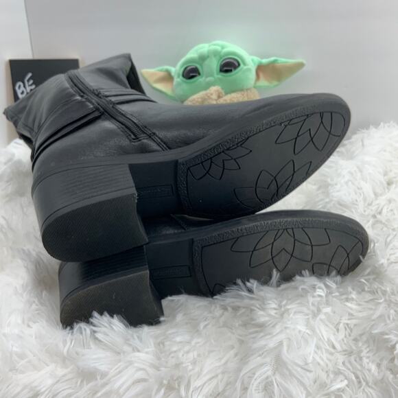 Sole Sensability Black Faux Leather Riding Boots 9 - Picture 4 of 12